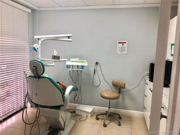 1955 W 68th St, Hialeah, FL 33014